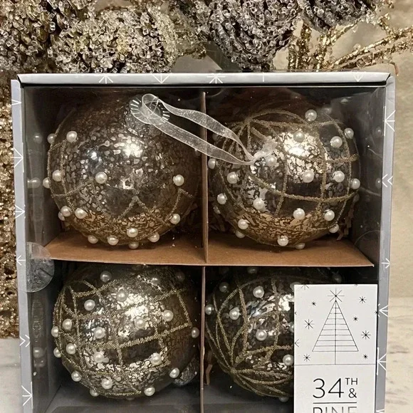 Holiday Christmas Ornaments set of 4 - Picture 2 of 5